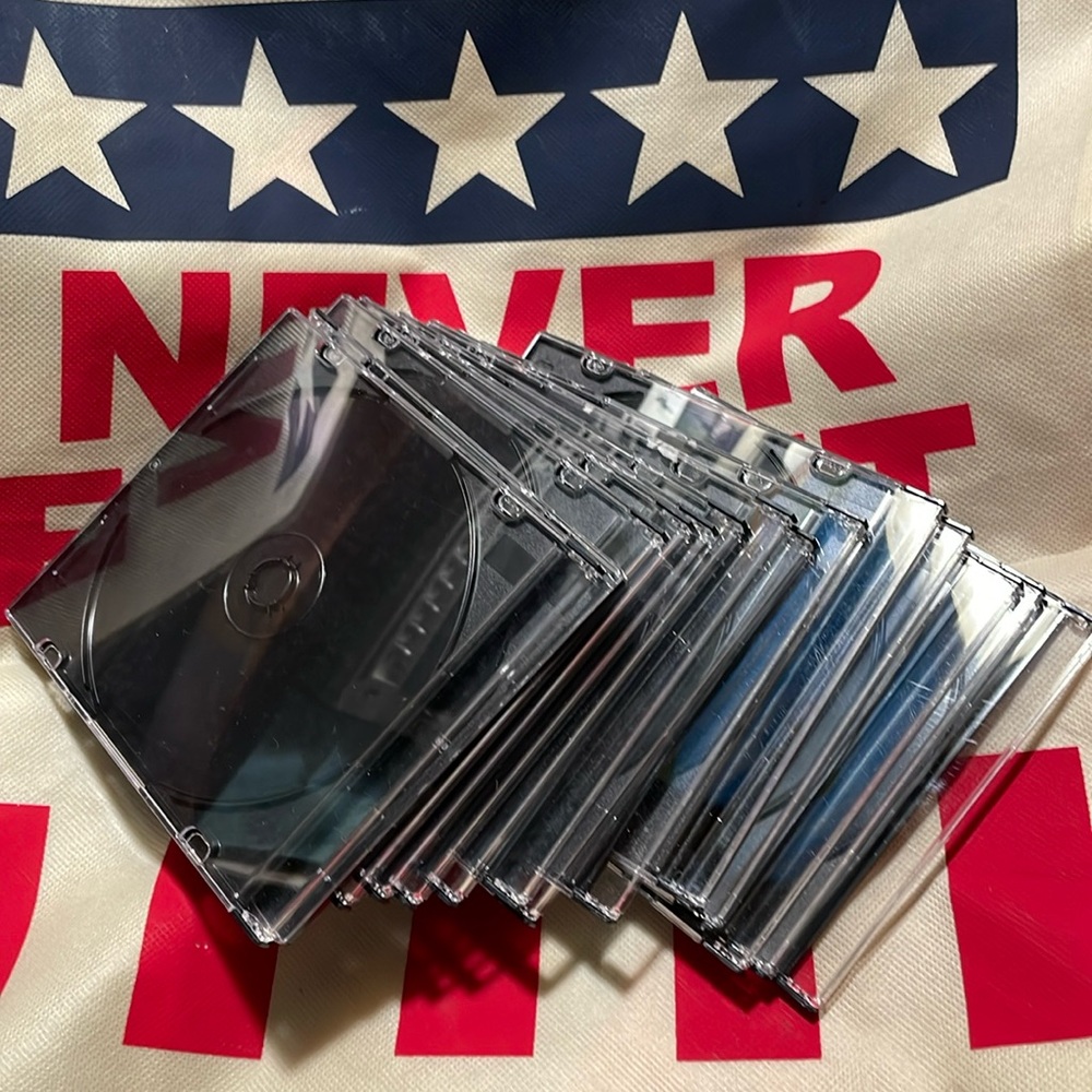 ☘️ $12 bundle Slimline CD storage cases (lot of 14)